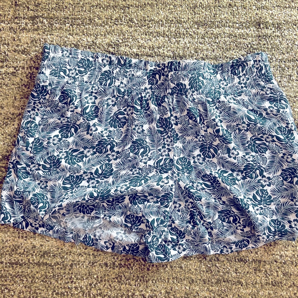 ‼️NWOT‼️ Loft beach shorts